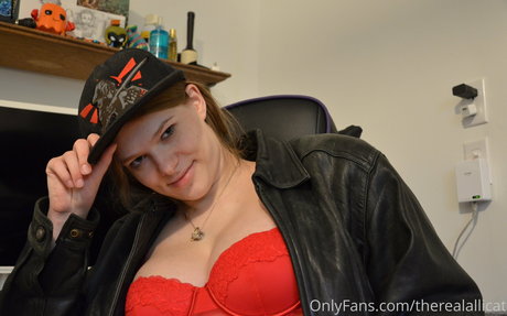 therealallicat nude star pictures