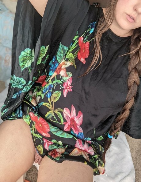 NSFWLeia nude model photo