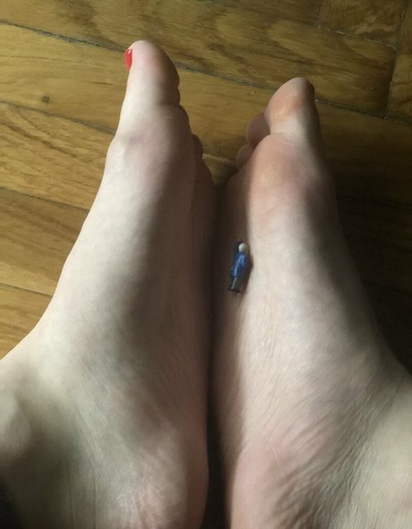 giantesselixs model nude archive