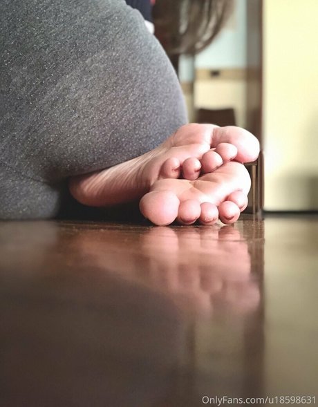 giantesselixs model high quality pic