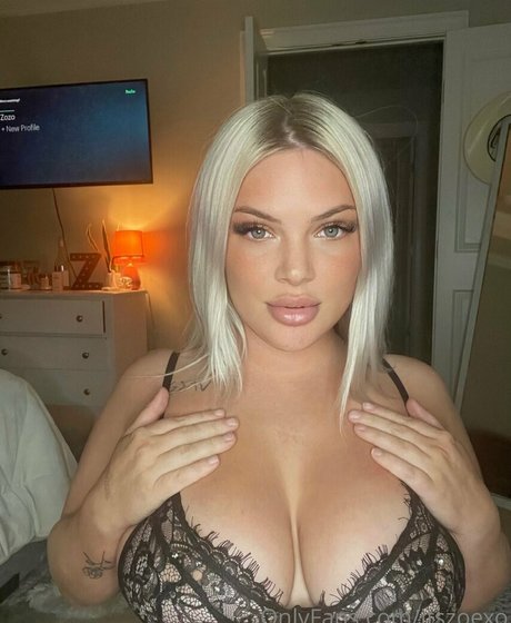 itszoexo high quality actress img