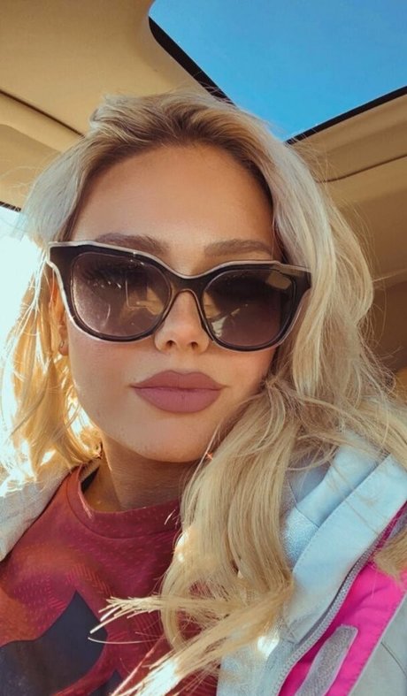 couplenexxdoor nudes actress image