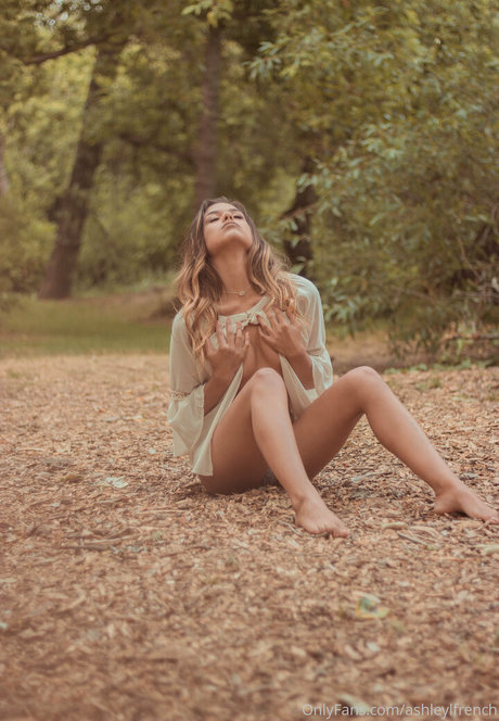 ashleylfrench Quick model image