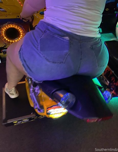 southernlindz hot model pics