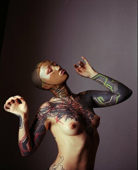 deadlexi high quality model gallery