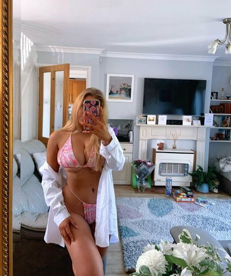 Chloe Ilsley model adult picture