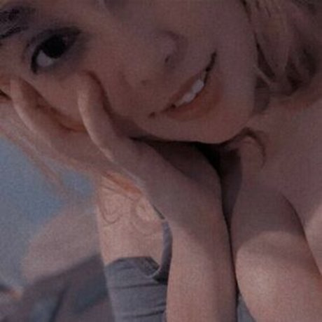 Morerealsimmisimz art model photo