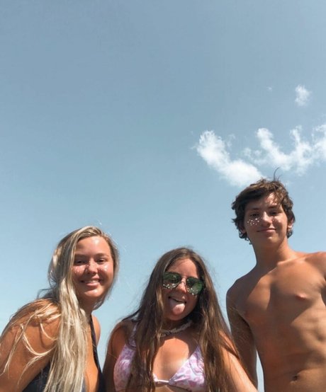 Peytn nudes star image