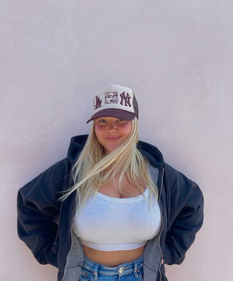 Peytn model high quality archive