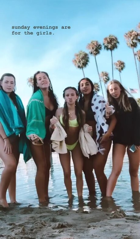 busty brunette onlyfans beautiful galleries