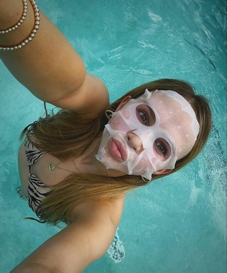 Ella Horan star nude pics