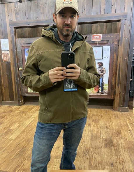 braden81 naked model img