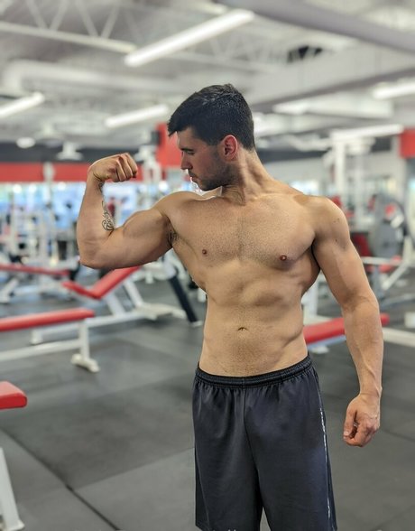 swimming pool onlyfans porno img