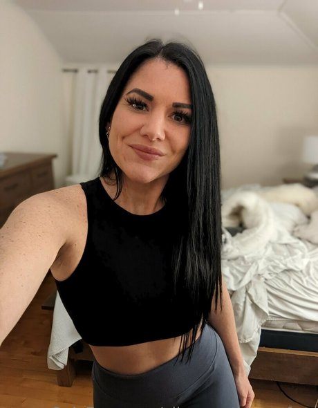 ylissaprettymanfree pornstar top image