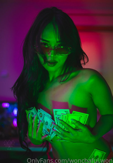 wonchaful won naked model pic