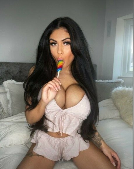 Linsay Streatfield nudes model pics