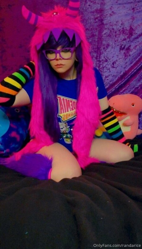 randarice nudes model images