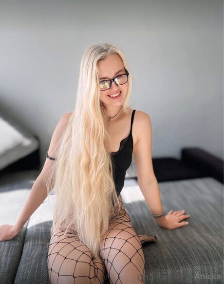 aniicka high quality model image