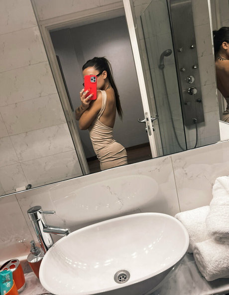 lulucrystal22 pornstar art img