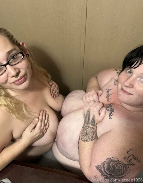 laceee1996 model top pictures