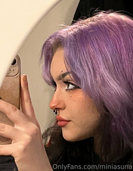 miniasuna pornographic model pic