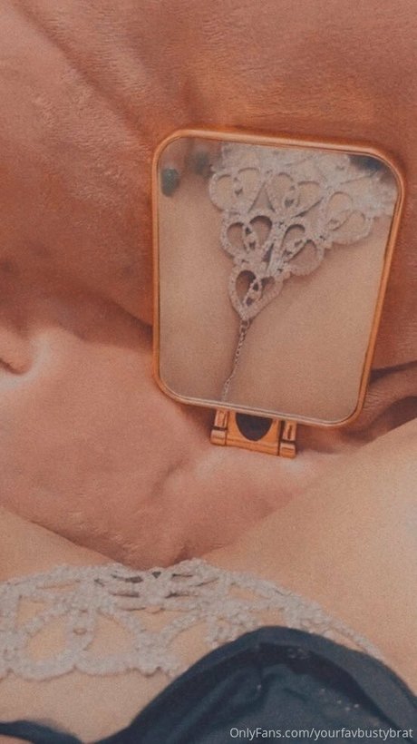 yourfavbustybrat model free photo