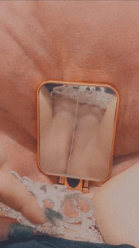 yourfavbustybrat beautiful model images