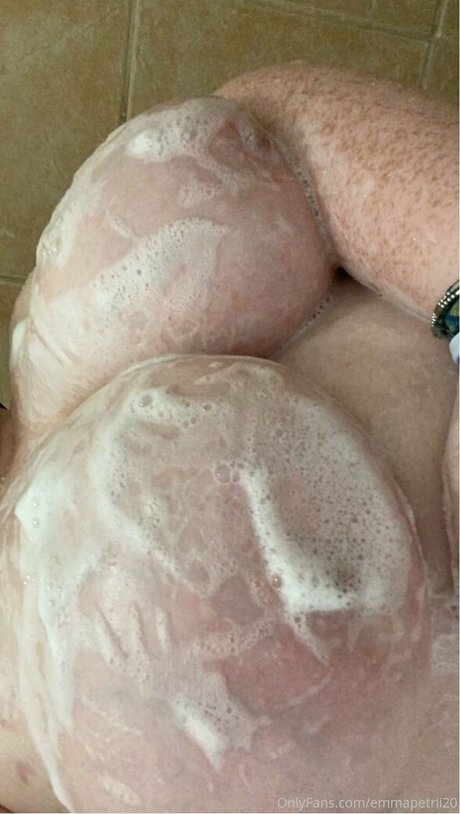 emmapetrii20 model nude photo