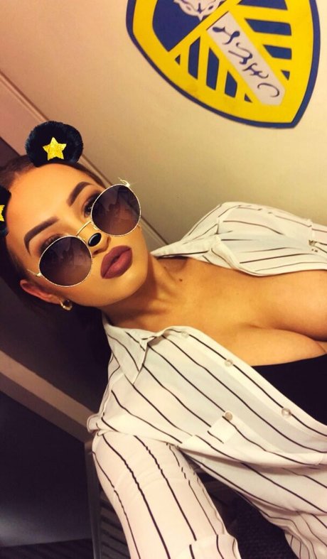 Ellie Lofthouse model erotic photos