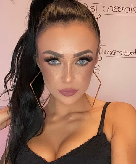 Selina Fox beautiful model img