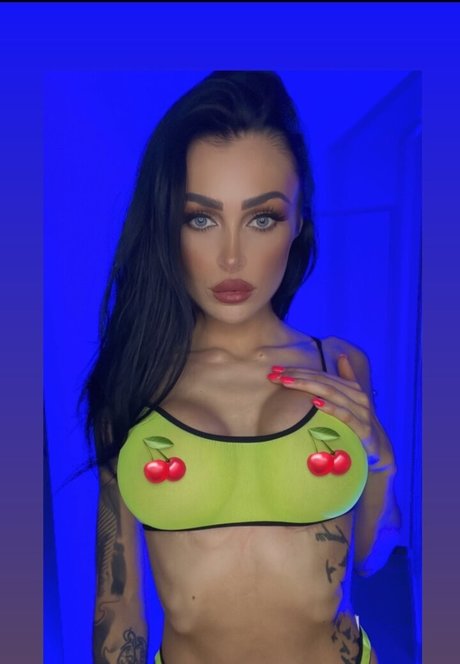 Selina Fox xxx model pictures