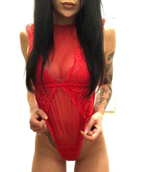 busty ebony onlyfans top pics