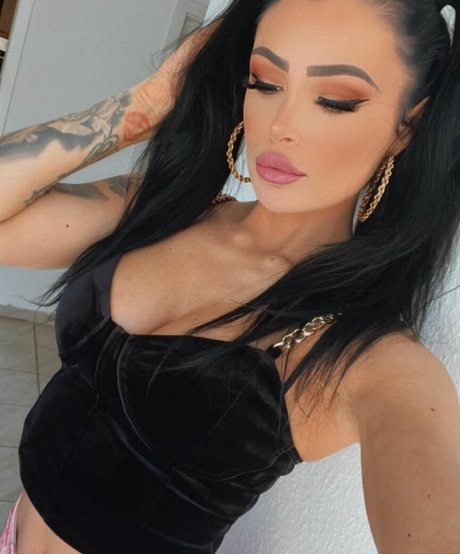 Selina Fox naked star img