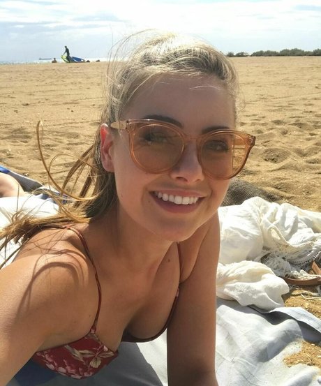 April Rose Pengilly star gallery