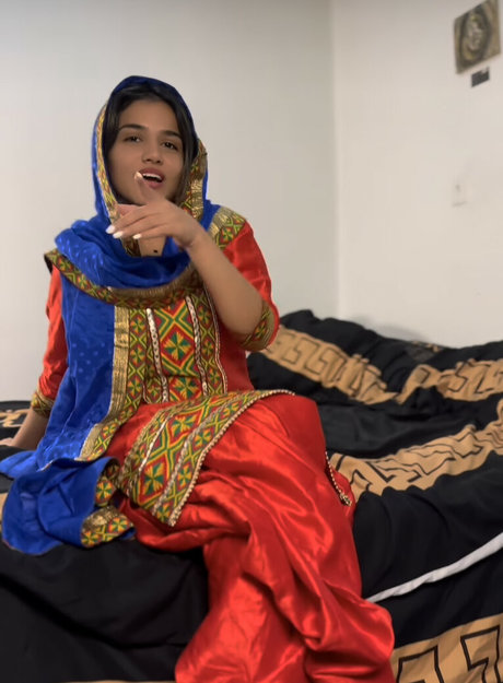 Little Grapefruit nude actress img