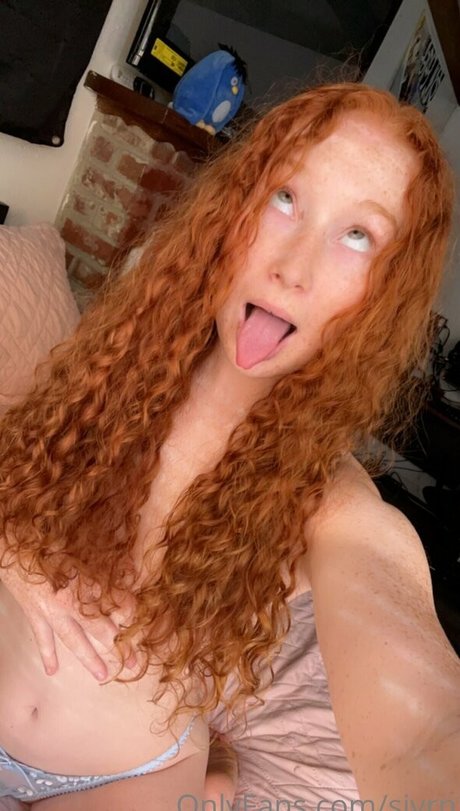 siyrn naked actress picture