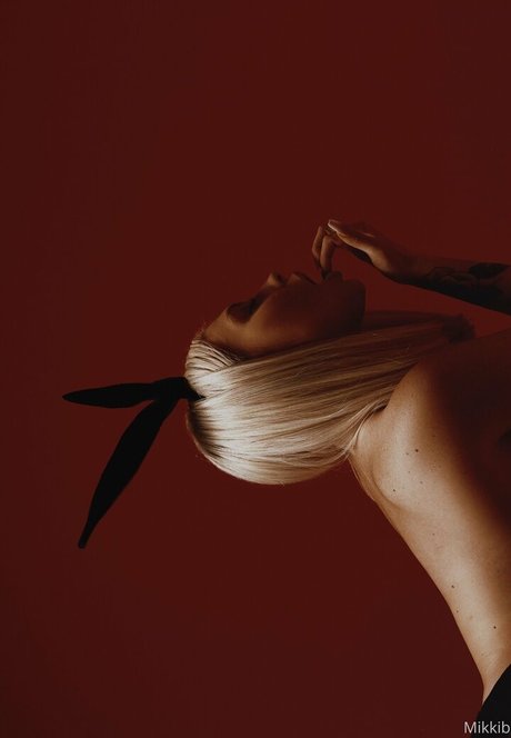 18 year old onlyfans adult pics