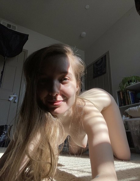 planetmonica beautiful model image