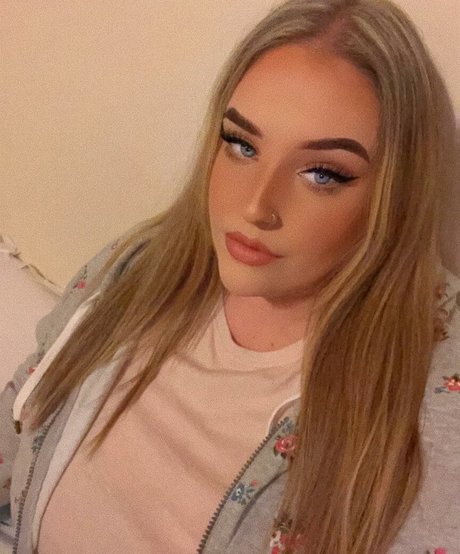 emss x pornstar nude image