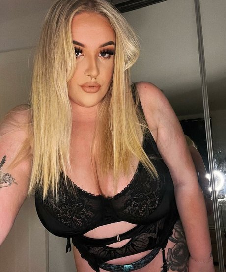 emss x model sexy picture