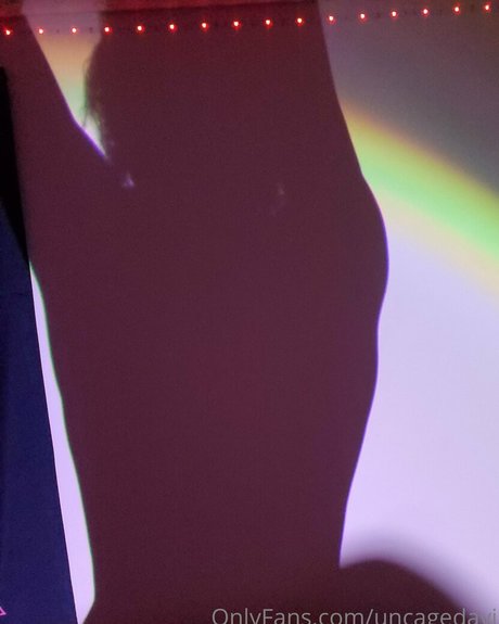 uncagedavi model high quality image