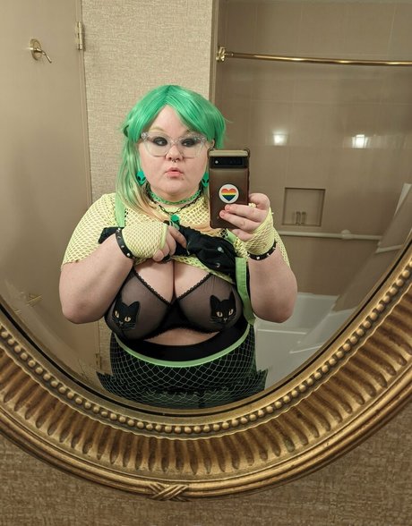 trixxxiecake hd actress pic