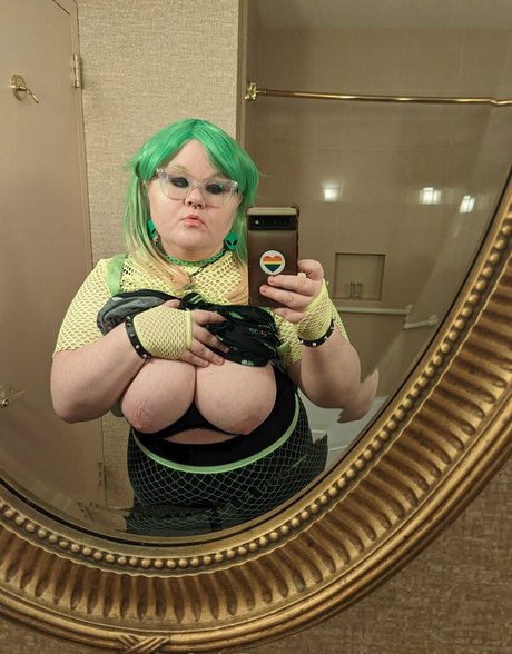 trixxxiecake model adult pics