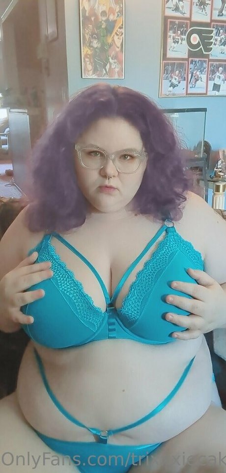 trixxxiecake star porn pic