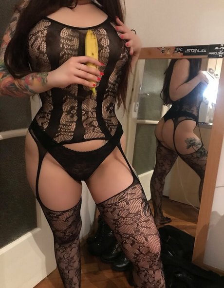 ilouisekari model nude pics