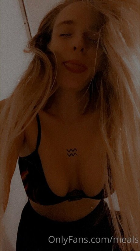 meals pornstar beautiful img