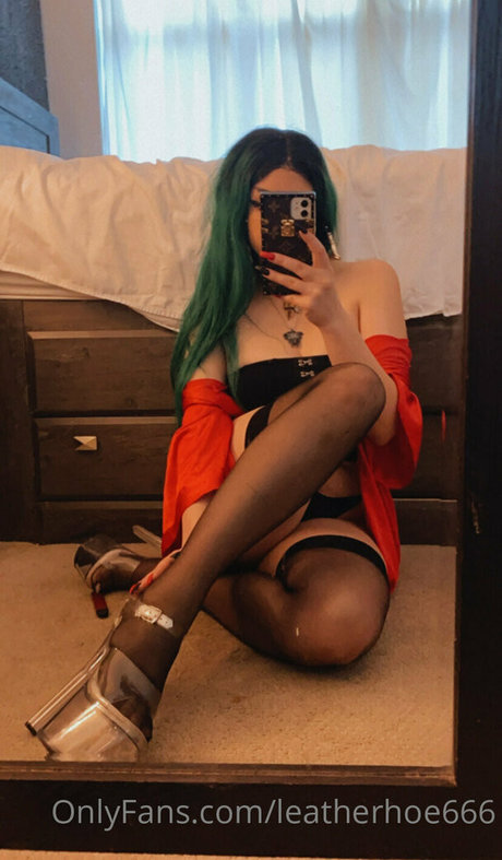 leatherhoe666 model perfect pics