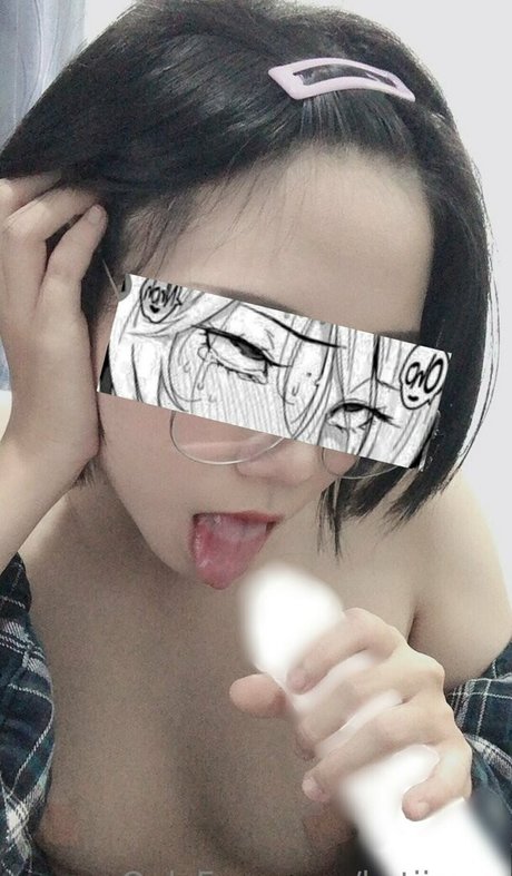 katiiecos sexy actress image