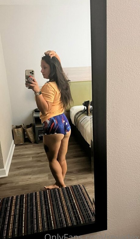 reyadex naked star picture