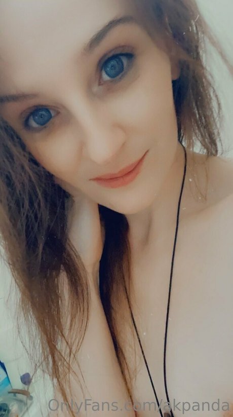 akpanda naked star photo